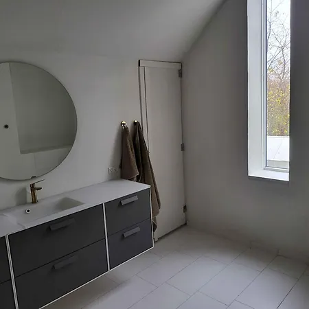 Apartamento With Views Close To The Sea In