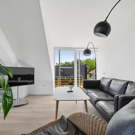 Appartement With Views Close To The Sea In *