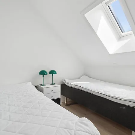 With Views Close To The Sea In Appartement