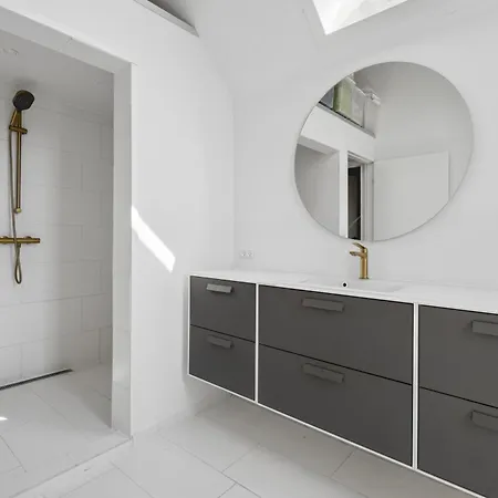 Apartment With Views Close To The Sea In