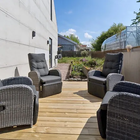 With Views Close To The Sea In *