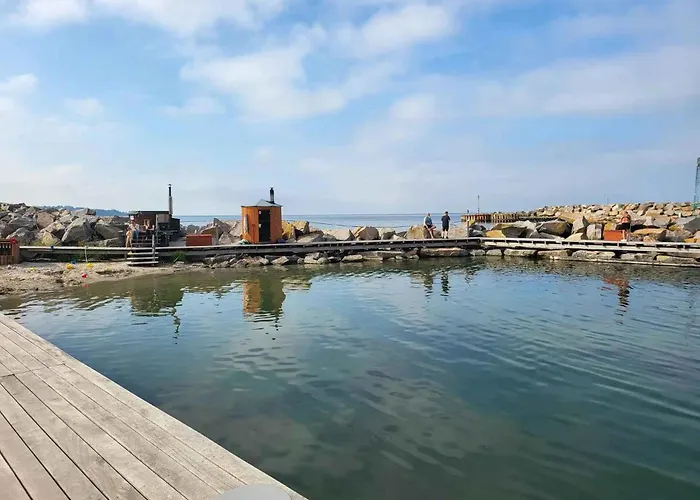 With Views Close To The Sea In Apartamento *